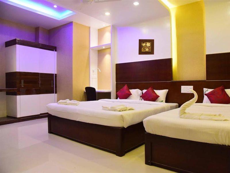 Hotel Sumith Palace Пудучеррі Екстер'єр фото
