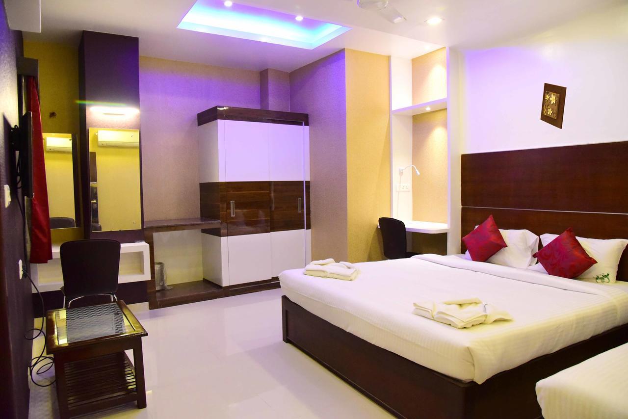Hotel Sumith Palace Пудучеррі Екстер'єр фото